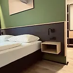 Ξενοδοχείο Simader